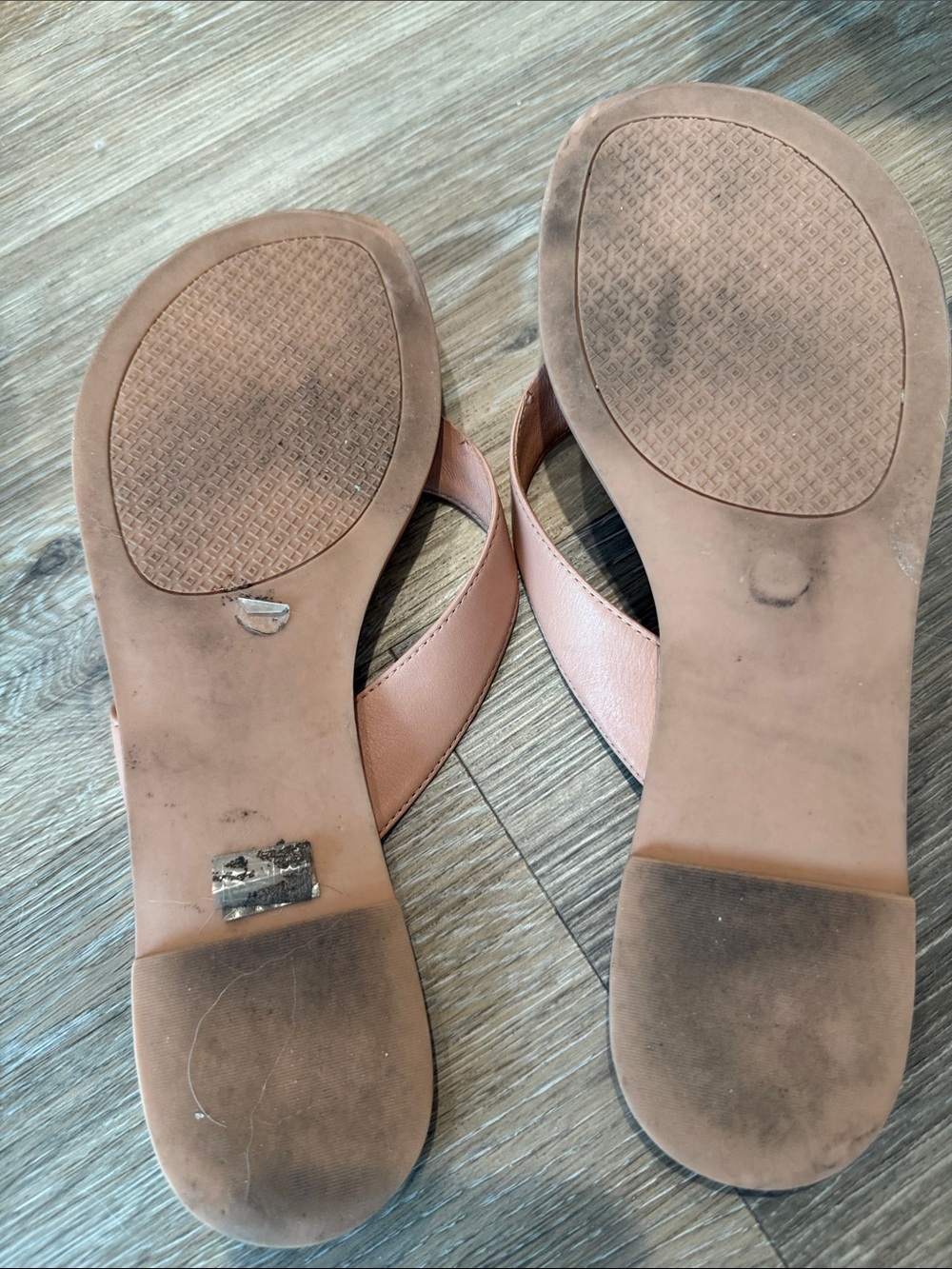 Tory Burch Blush Pink Leather Logo Thong Sandals - Picture 2 of 3